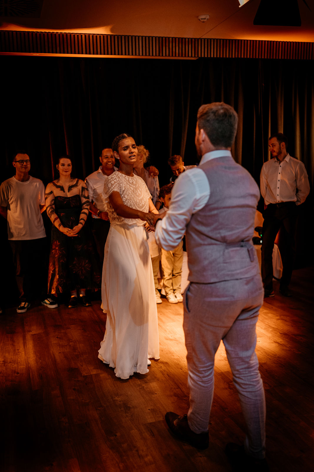 Brautpaar beim Hochzeitstanz